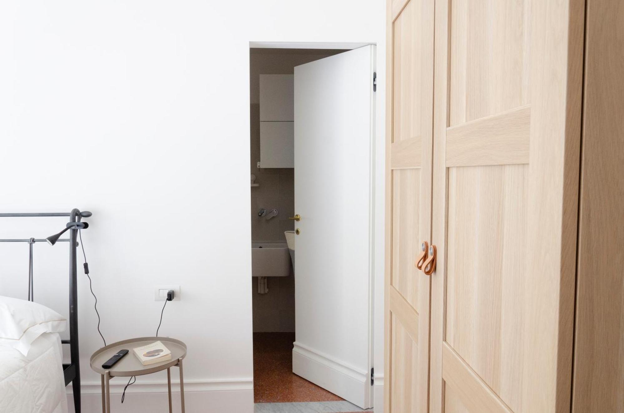 Dante Apartment